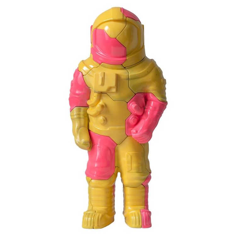 24" Dazzle Astrounaut Traveler by Locknesters