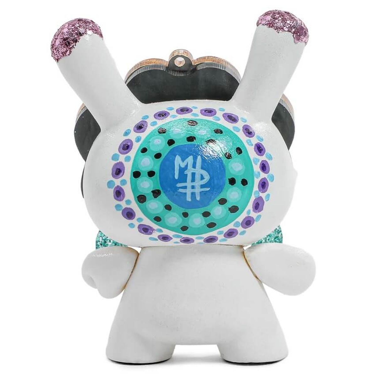 3" Eye-Catching White  (1/37) : Flamboyant Dunny