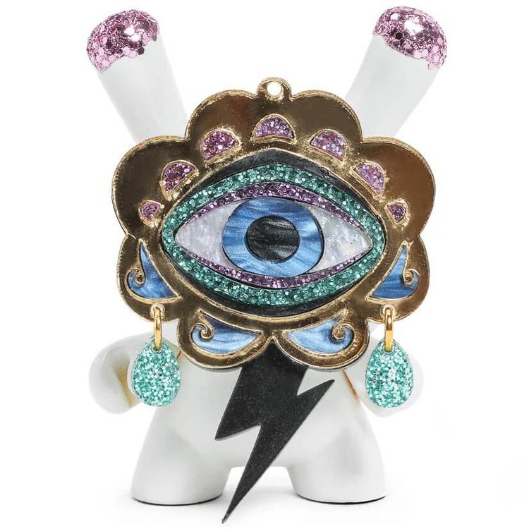 3" Eye-Catching White  (1/37) : Flamboyant Dunny by MP Gautheron