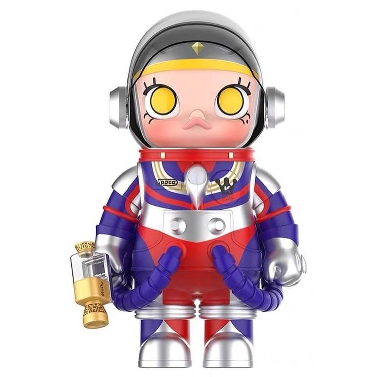 400% Mega Space Molly Ultraman Tiga by Kenny Wong