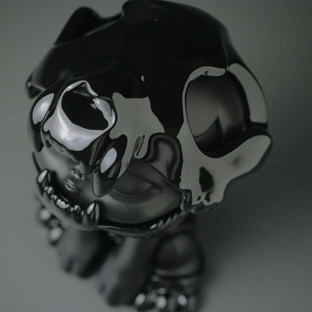 Alpha Howling Black on Black