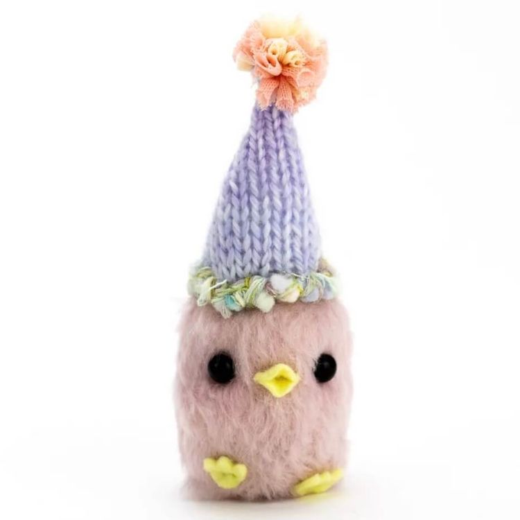 Big hat chick 1 by Eimi Takano
