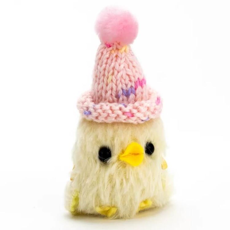 Big hat chick 2 by Eimi Takano