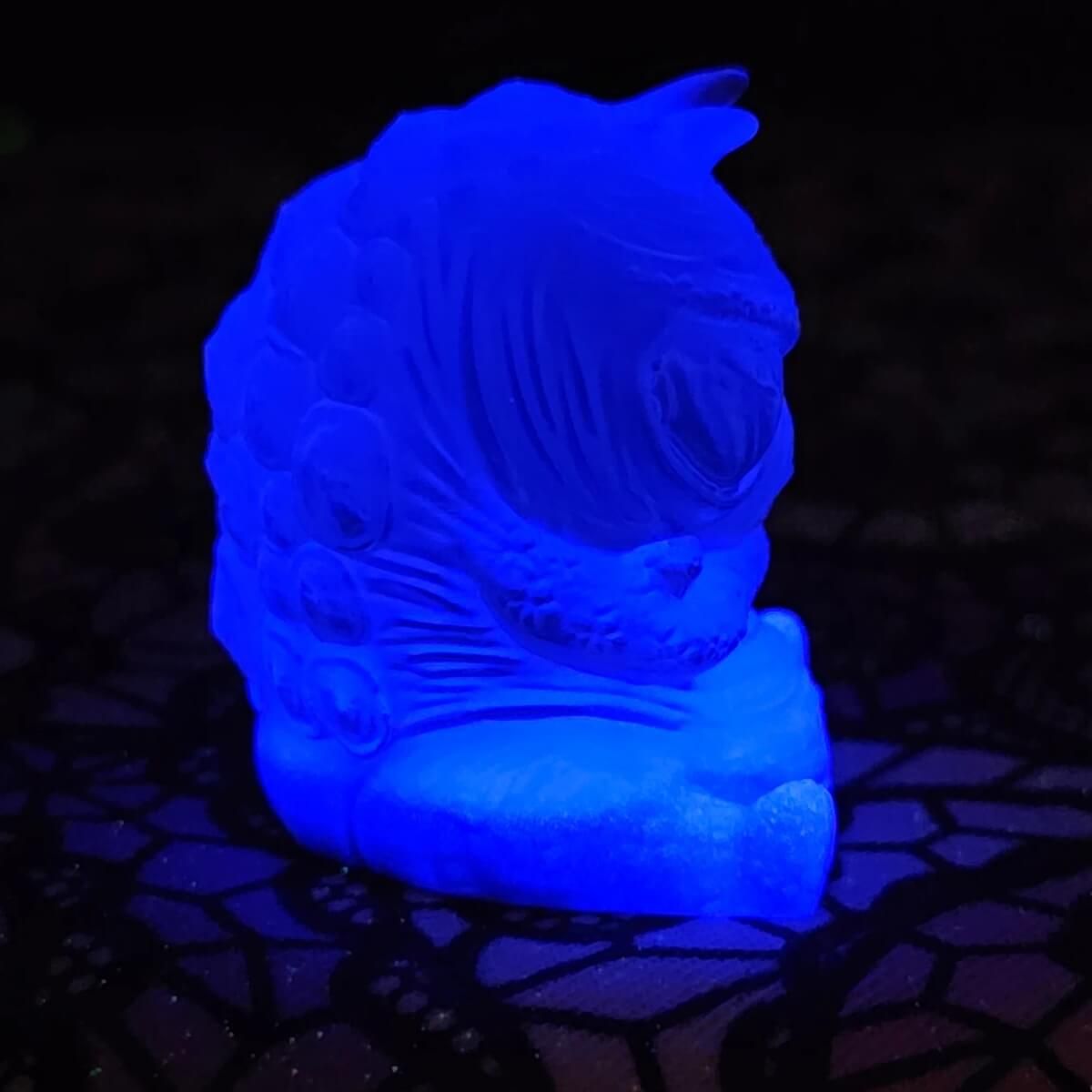 Clear/Black Base Violet Glow Gus