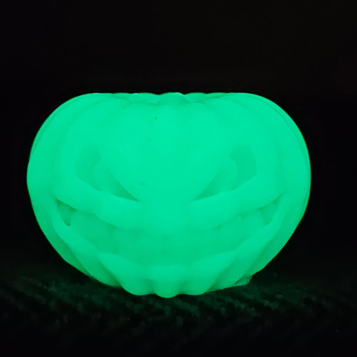 Black to White Thermochromatic - Icky Lanyard Bead