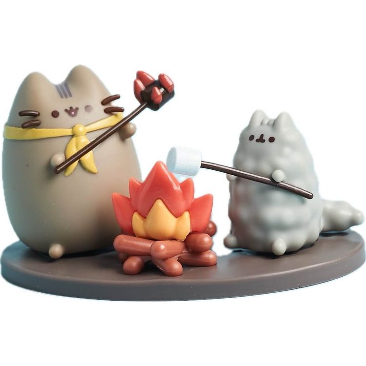 Campfire Pusheen Vinyl Figure (Summer 2020) by Andrew Duff