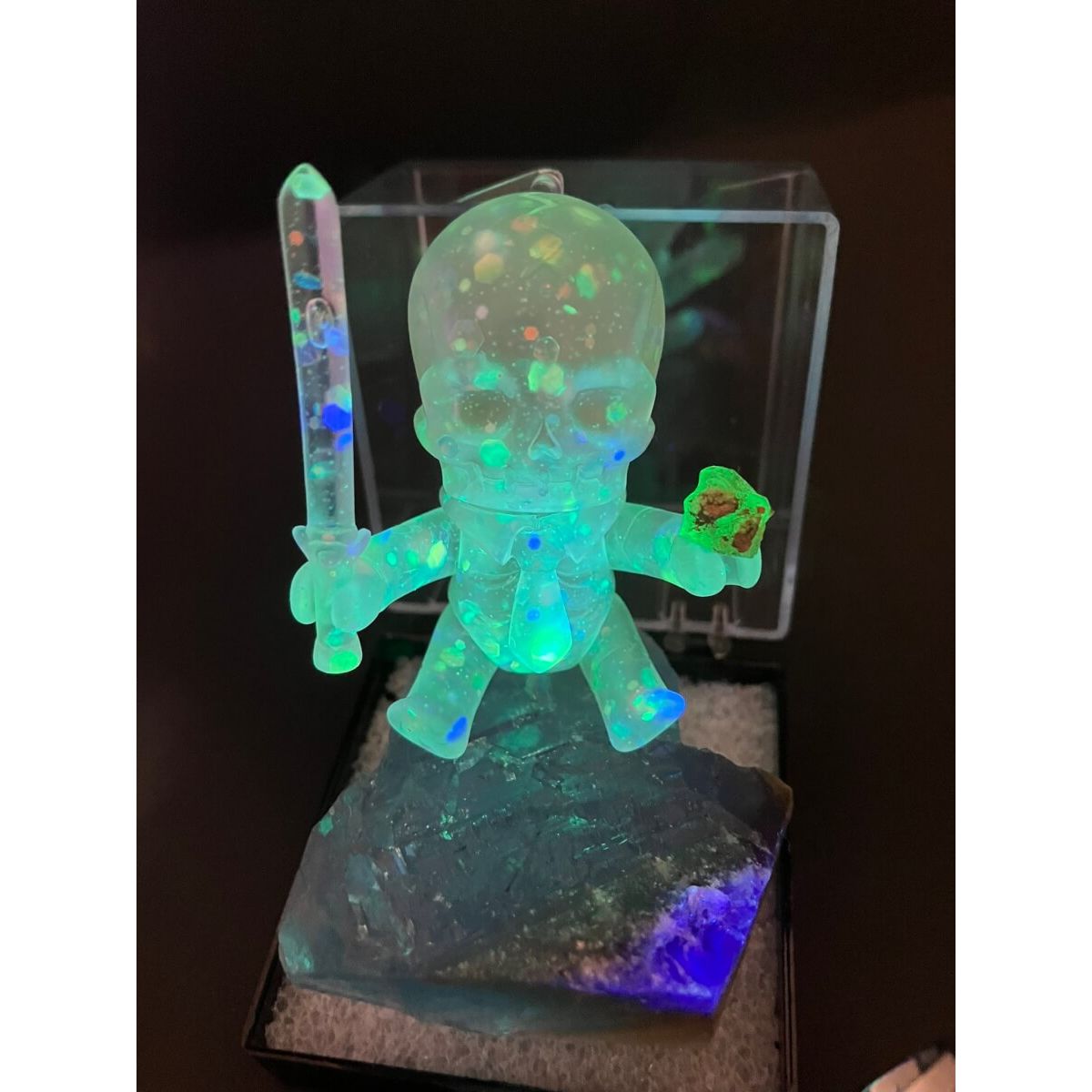 Clear with Phosphorescent Glitter Gaikochu