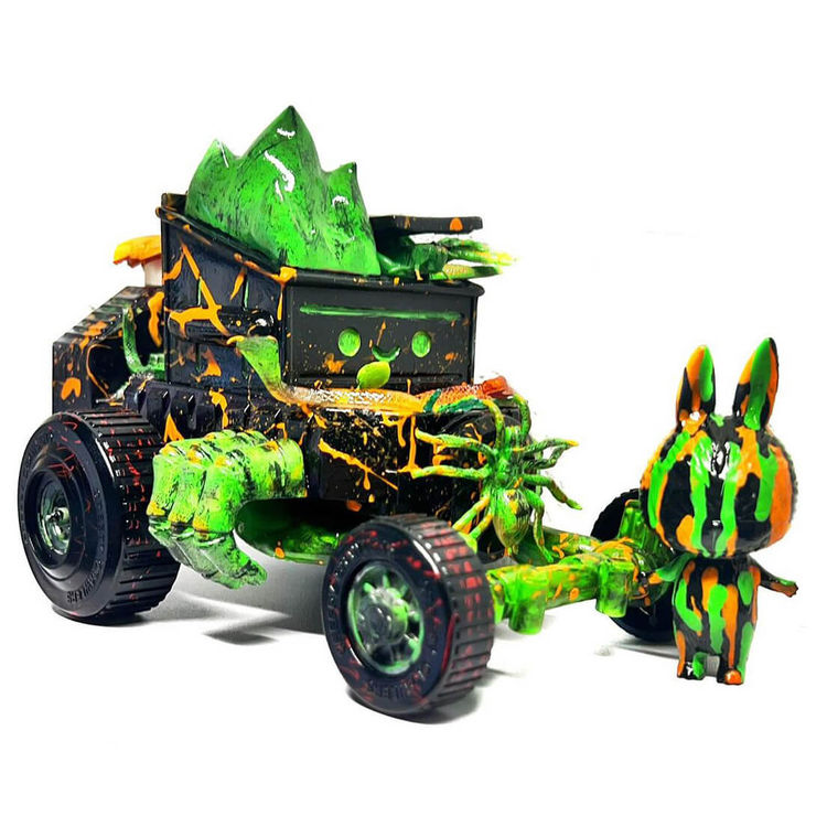 Creepy Crawly by Teeewizzle (Thad Wilkes)