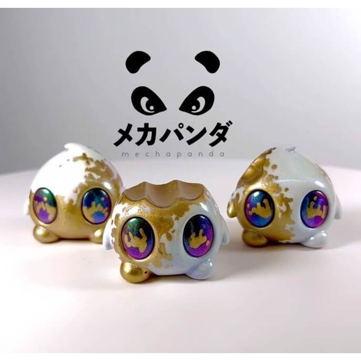 Custom Cake Bites White Gold