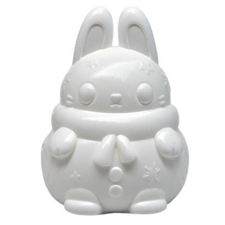DIY White SnowBun by Jeremiah Ketner