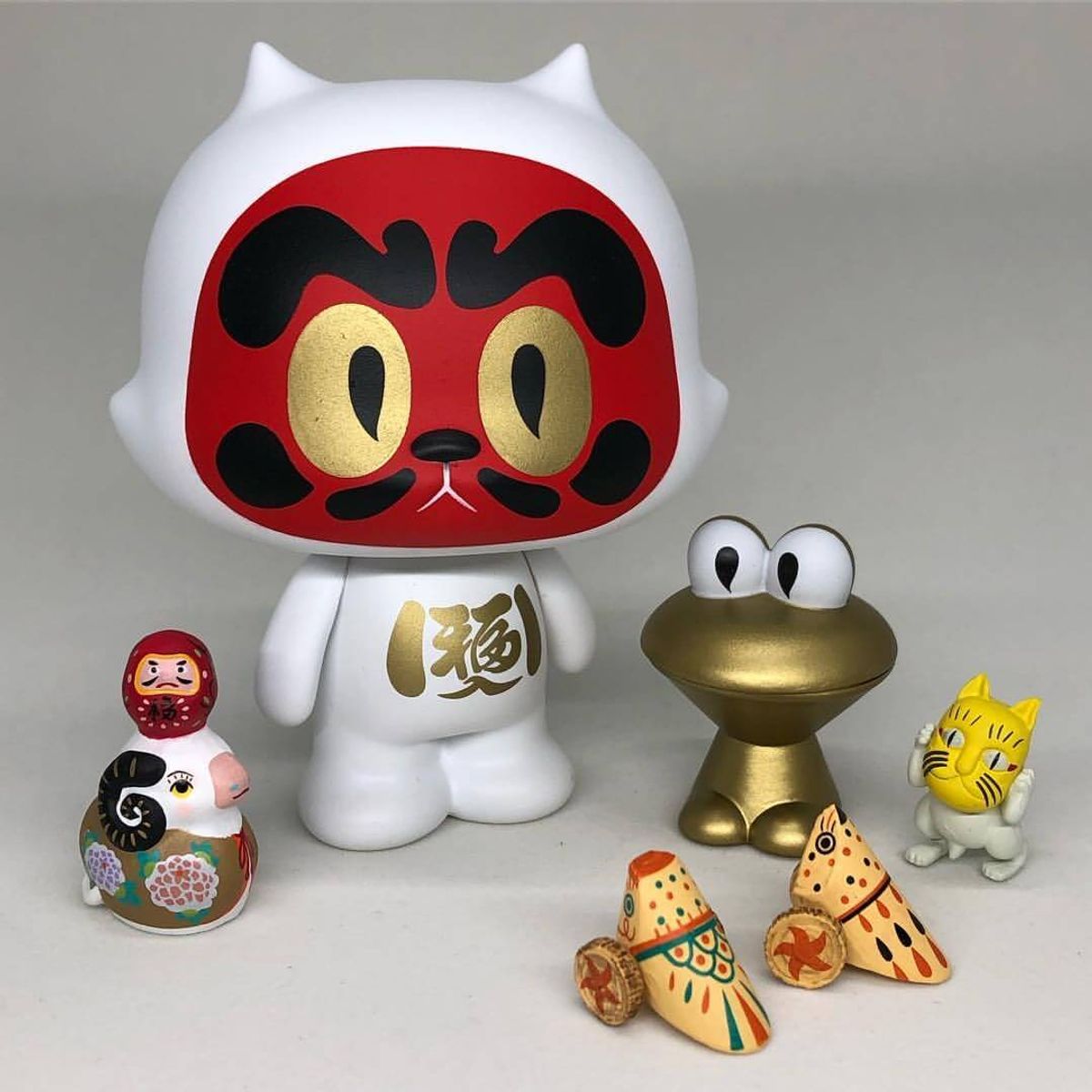 Daruma Neko Sama White