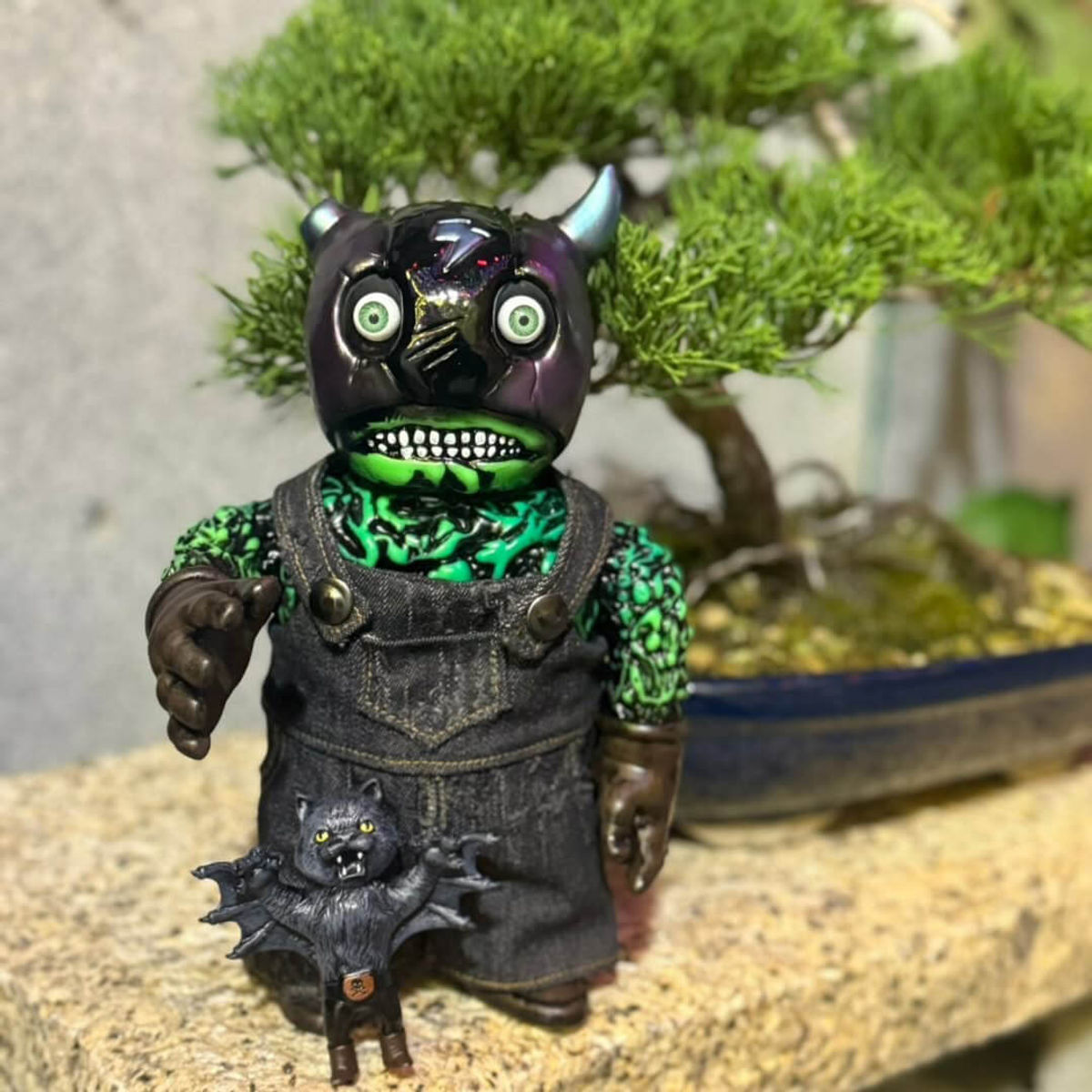 Desuraida and his little companion Evil Bat Cat