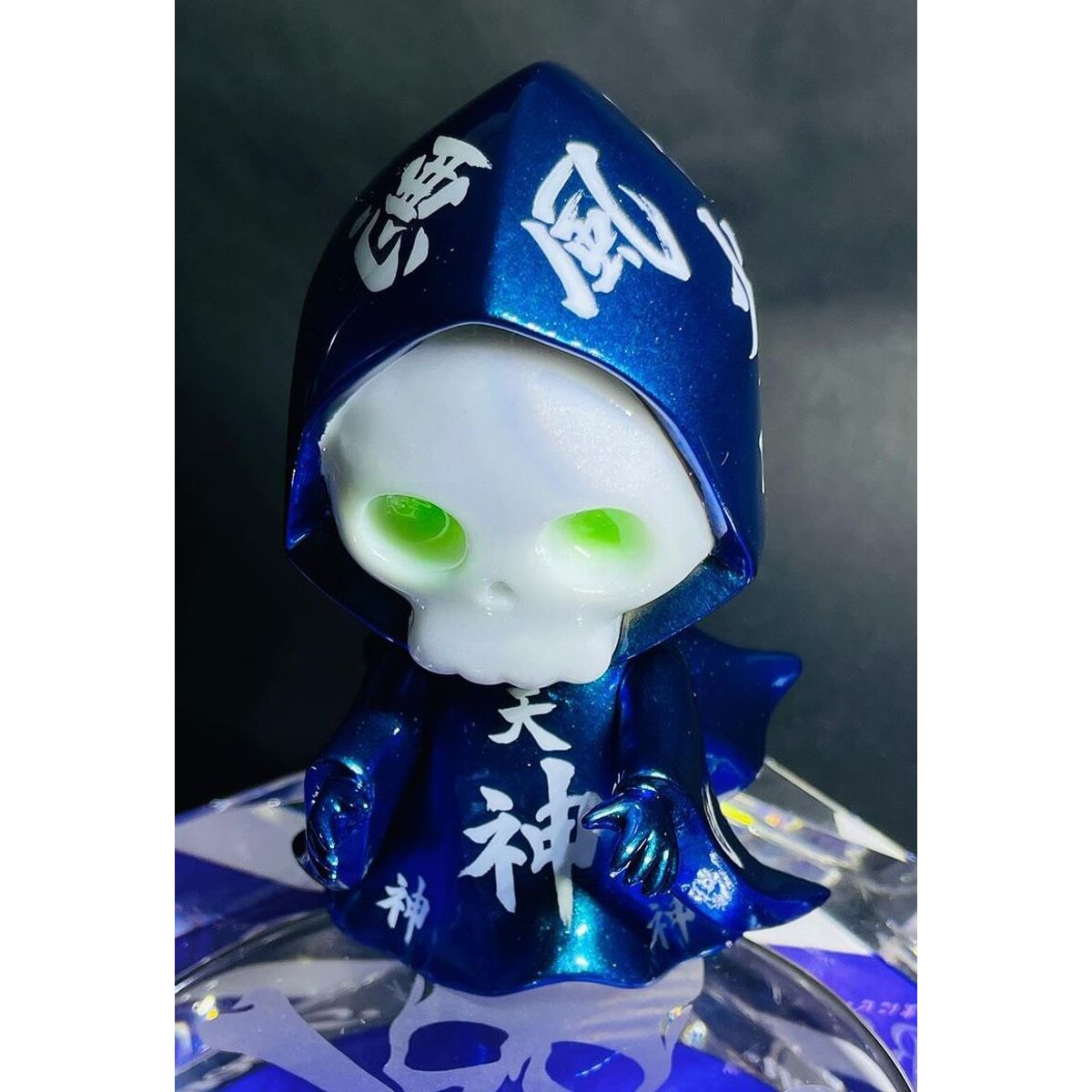 Dokro Tenjin White Text