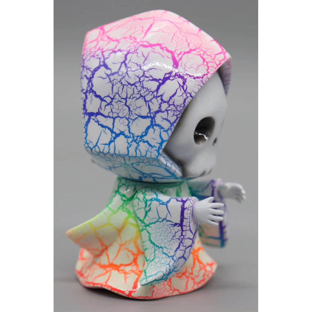 Dokuro Flourescent Rainbow White Crack