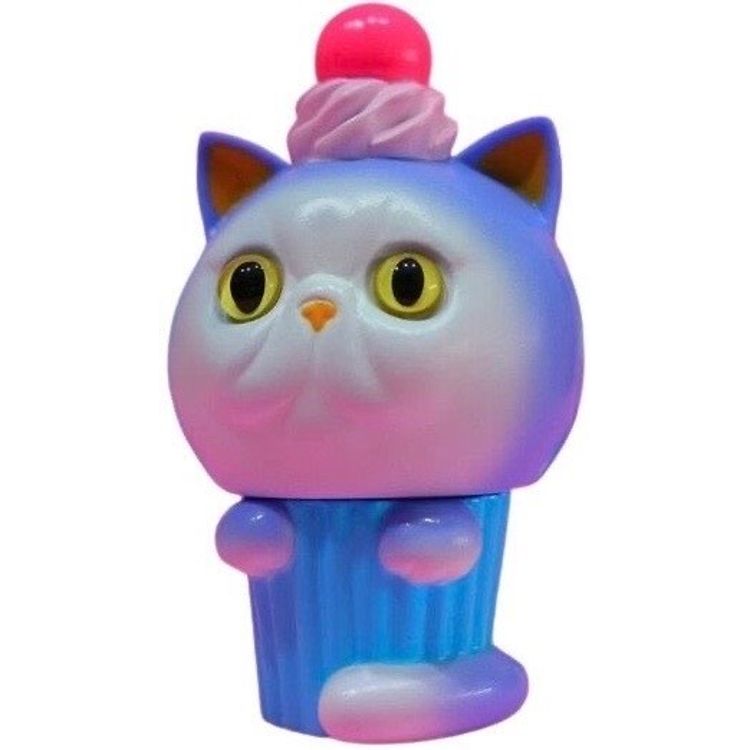 Exotic Cat Cupcake by Aya Takeuchi