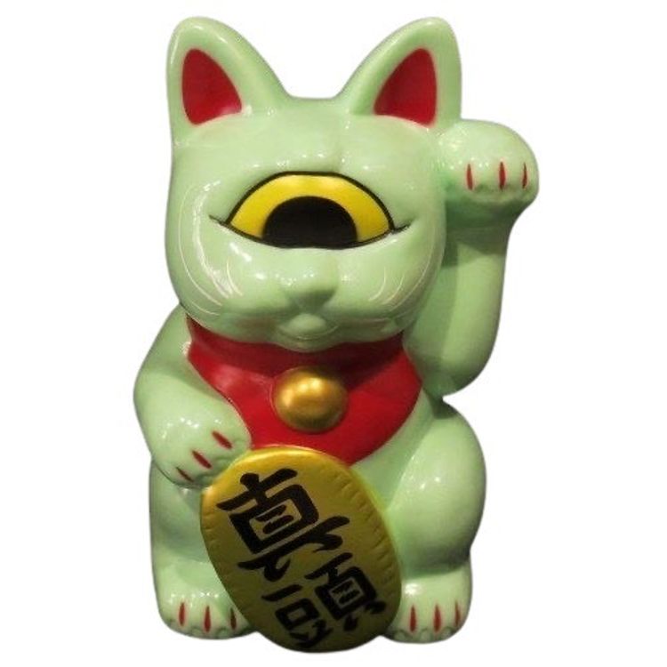 Fortune Cat " Maatama " molded color : mint green ] paint : red , white black yellow eyes by Real X Head (Mori Katsura)