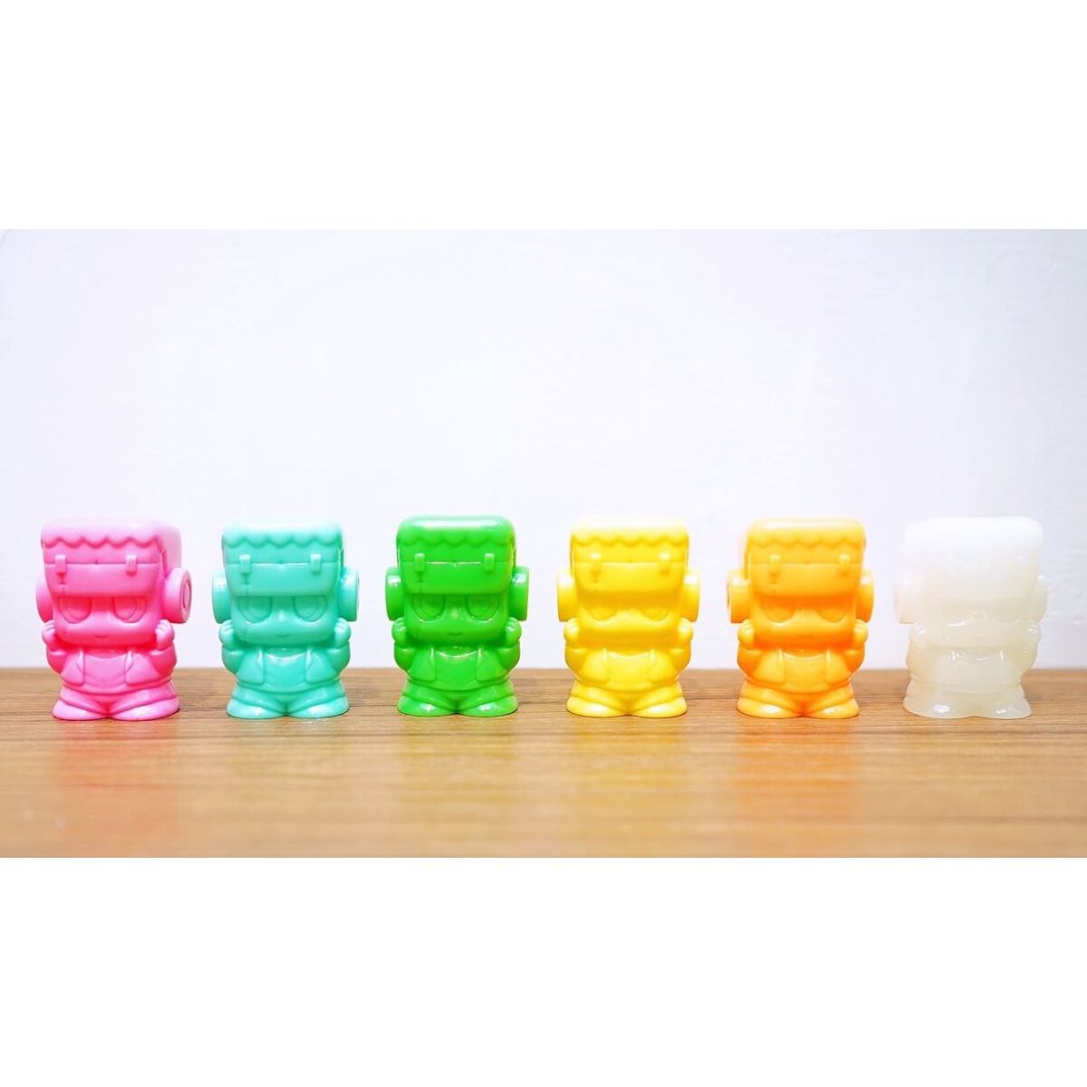 Frankenskid Finger Puppet White