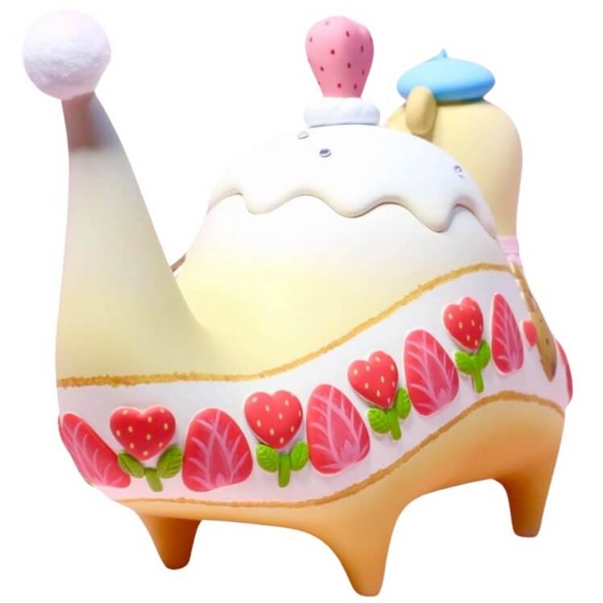 Strawberry Soft Cake with Yui Nui Puipui