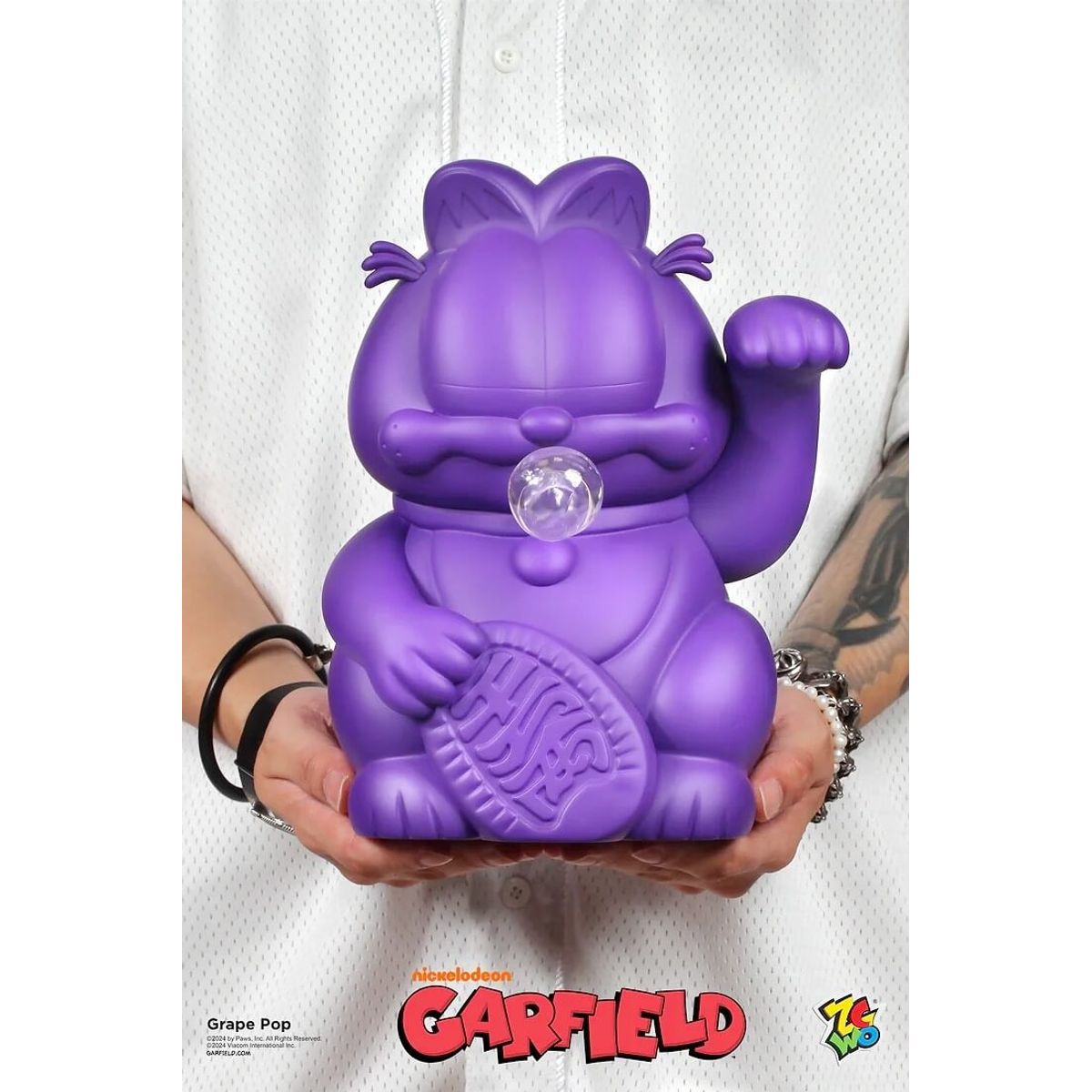 Garfield Loves Fruit Grape Pop