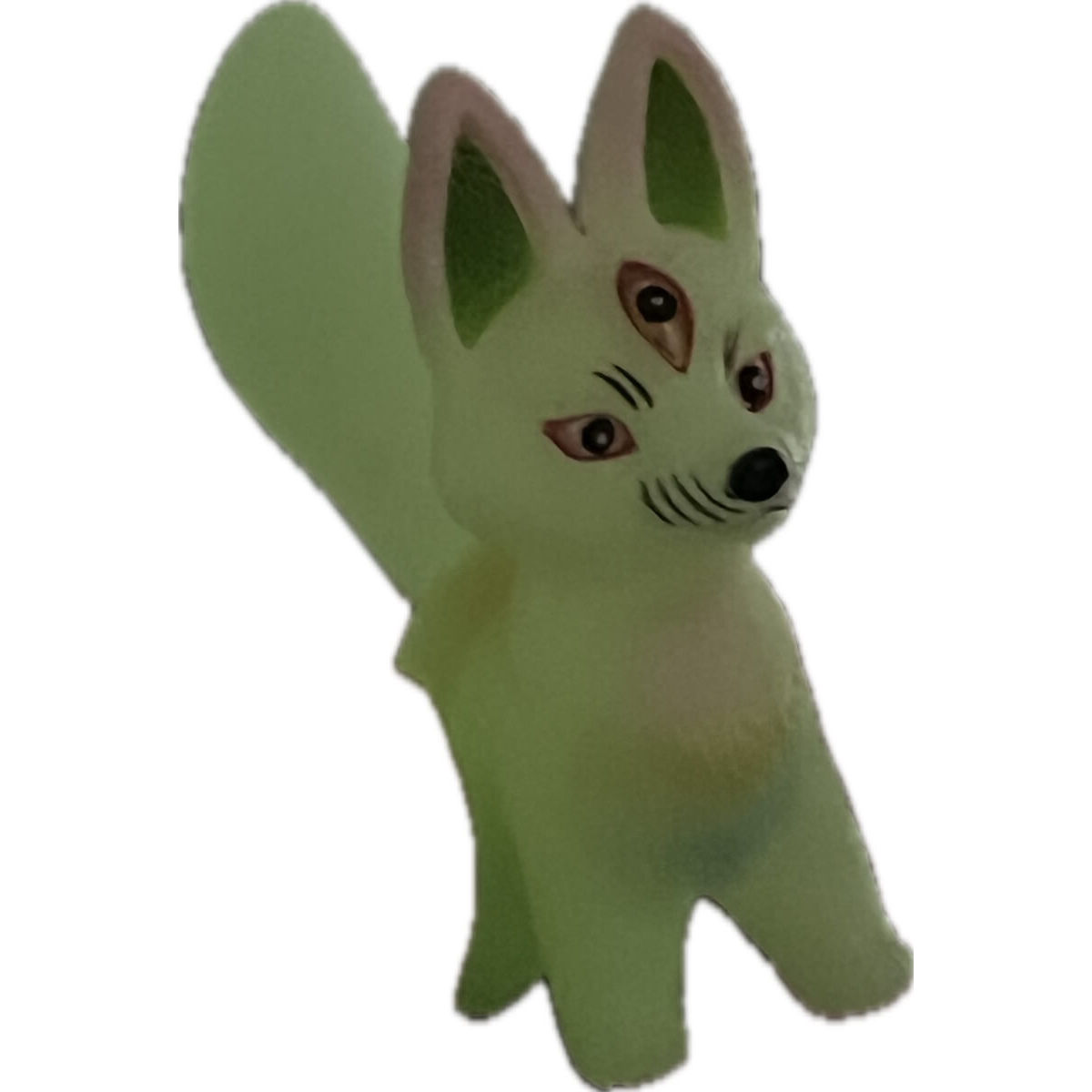 Glow in the dark Kitsura - pastel accents