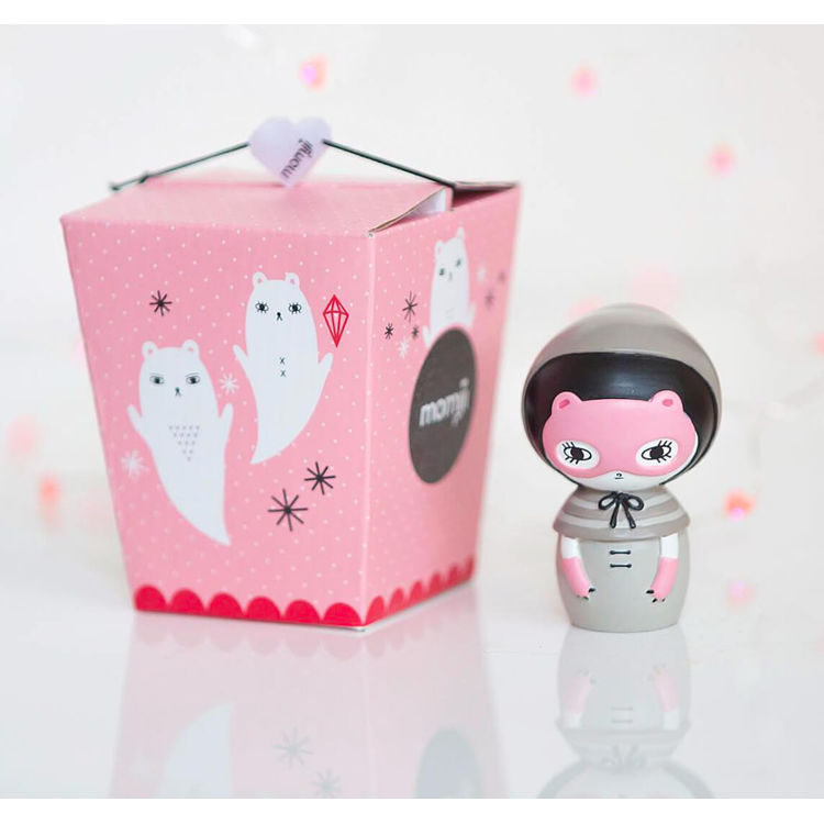 Gomi  by Andrea Kang