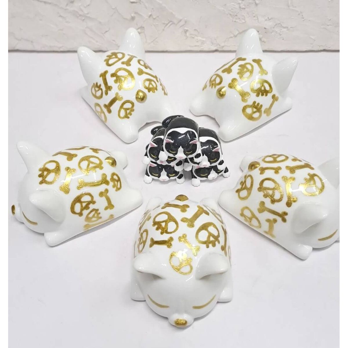 Gwen Mochi Faux Porcelain with Mini Sapi