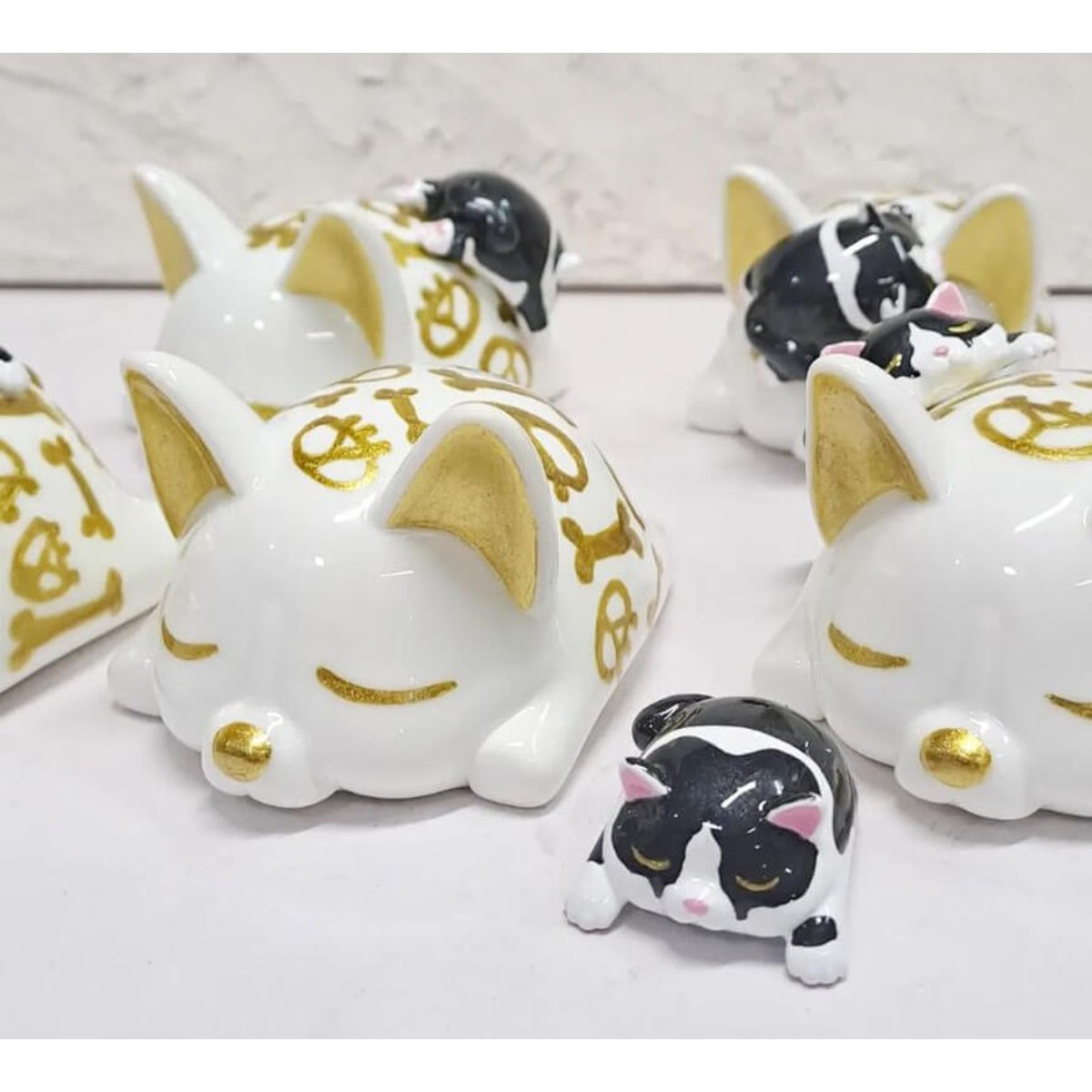 Gwen Mochi Faux Porcelain with Mini Sapi