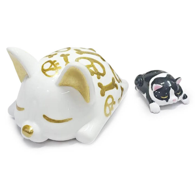 Gwen Mochi Faux Porcelain with Mini Sapi by Eric Noah