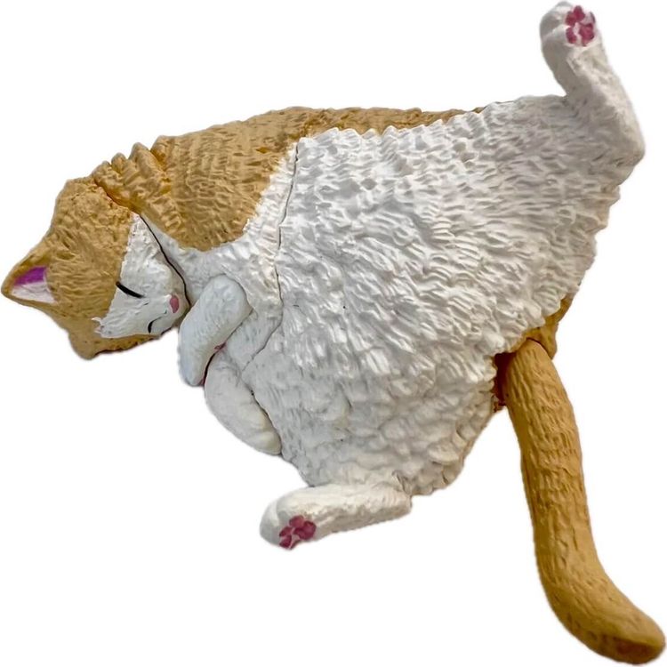 Hachiware Sleepy Cat by Yell World