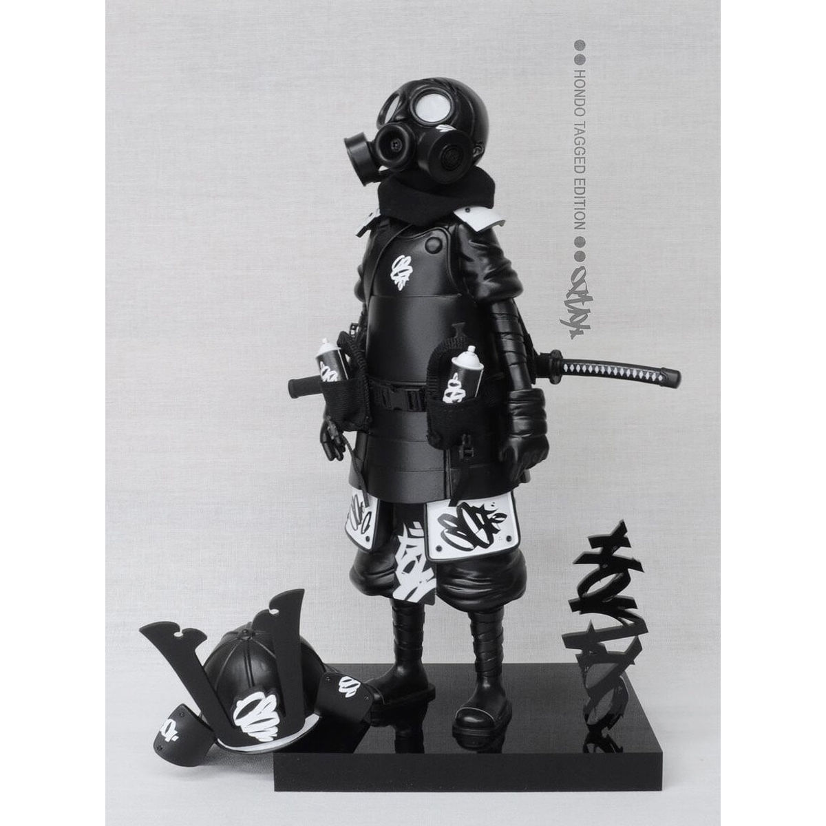 Hondo Tagged Six - Black White