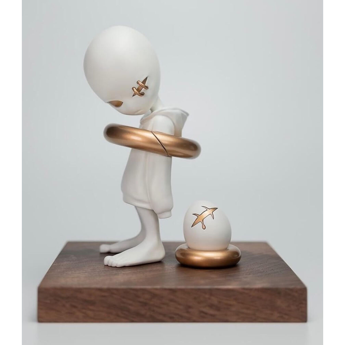 Huto & Dito (WB-RG) Golden Eye