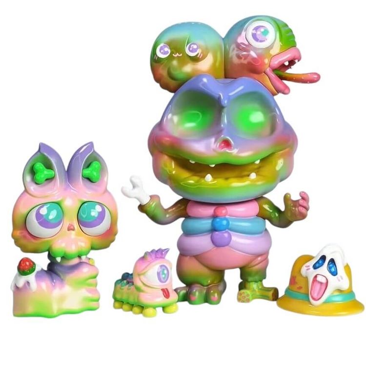 Kik Toyz x Zom b + Gumi & Charge by Kik Toyz