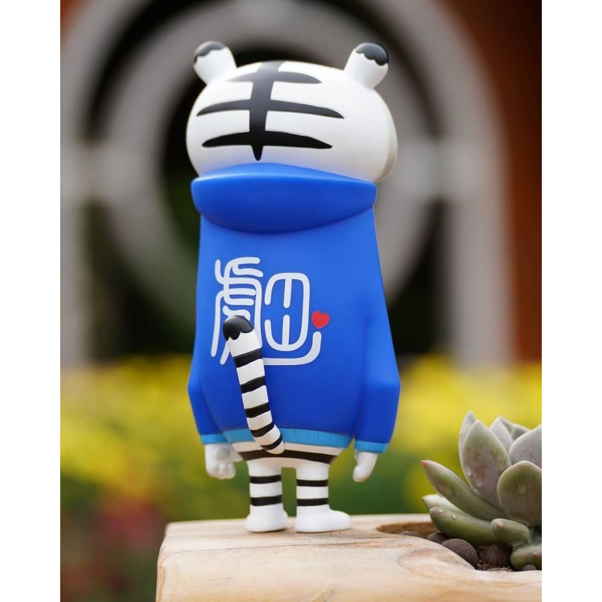 Lee Hu Dahood 20th Anniversary Exclusive