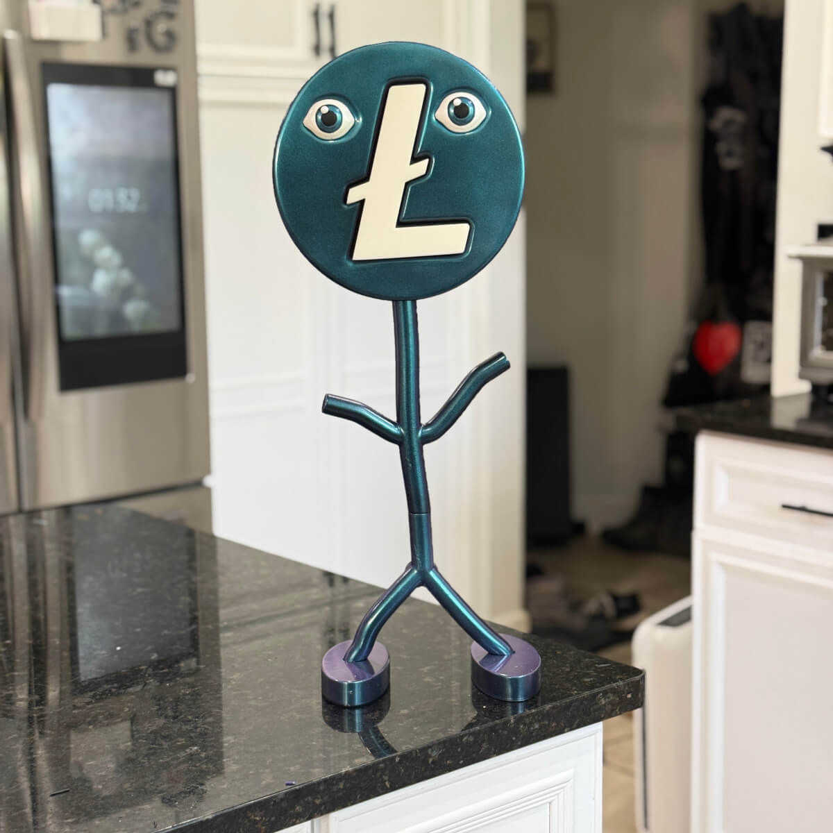 Lifesize Chameleon Lester  