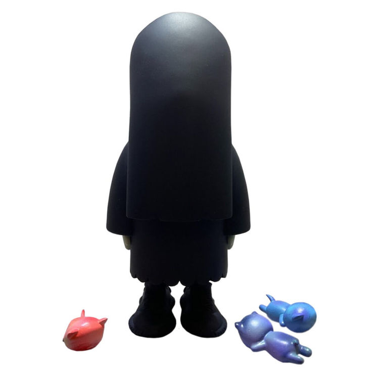 Maria & Her Cats by Klaris Orfinada