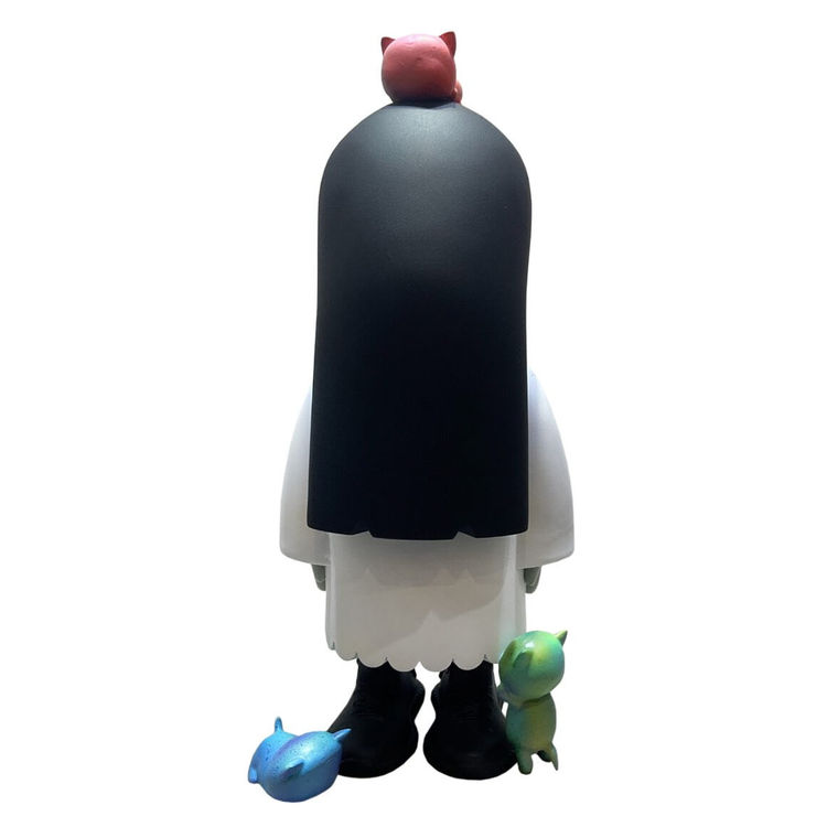 Maria & Her Cats White by Klaris Orfinada