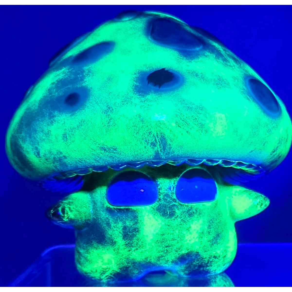 Medium Blacklight Spore (Test)