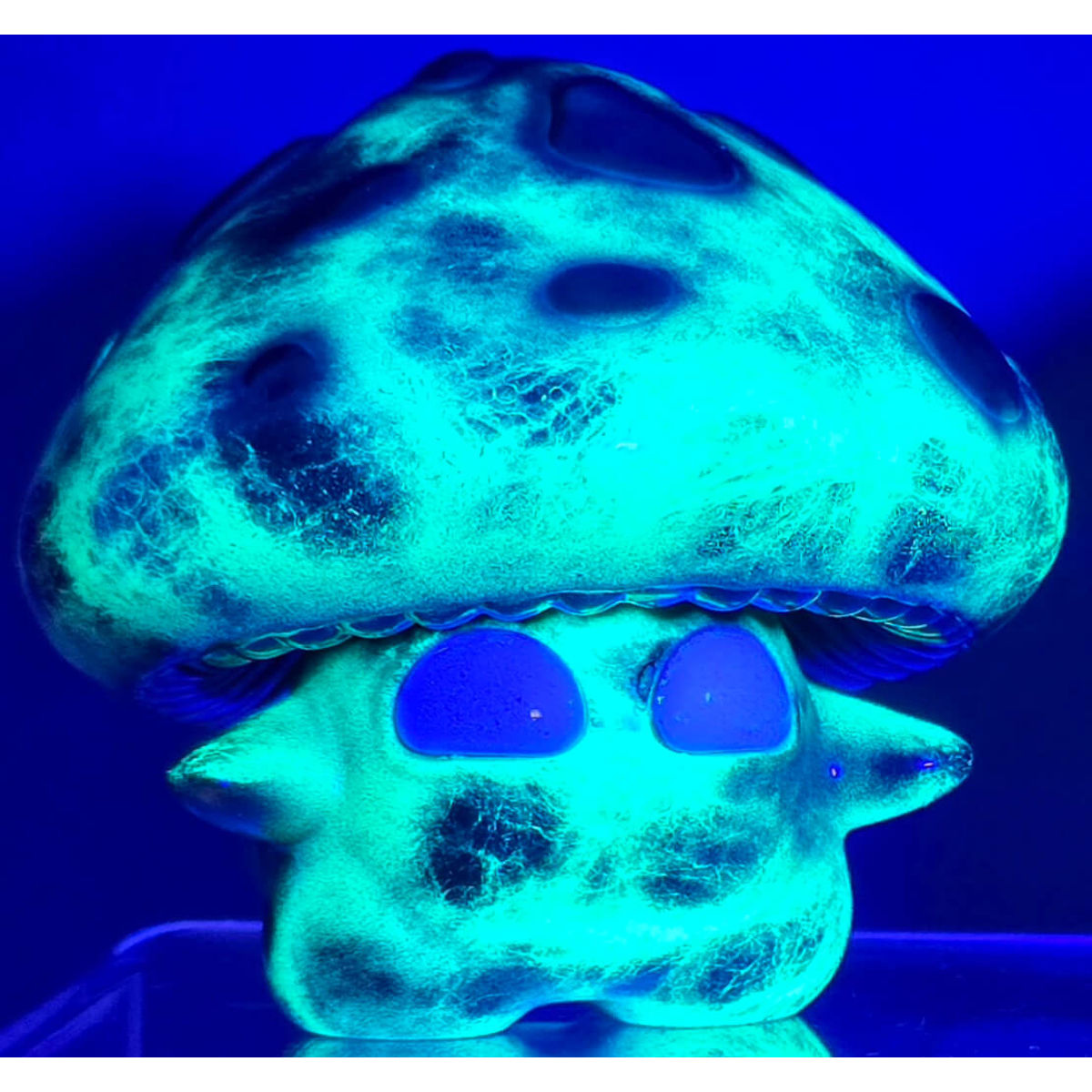 Medium Blacklight Spore (Test)