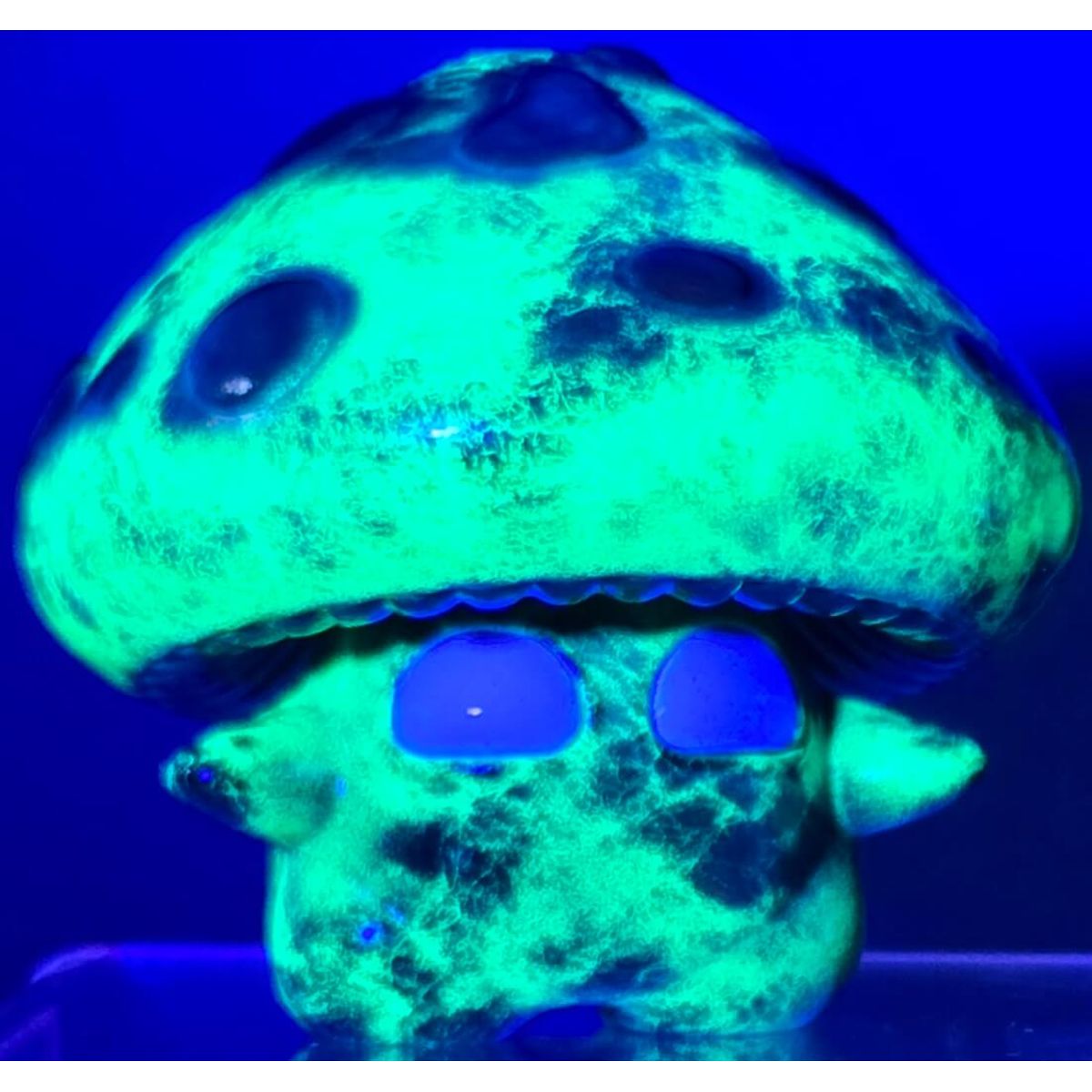 Medium Blacklight Spore (Test)