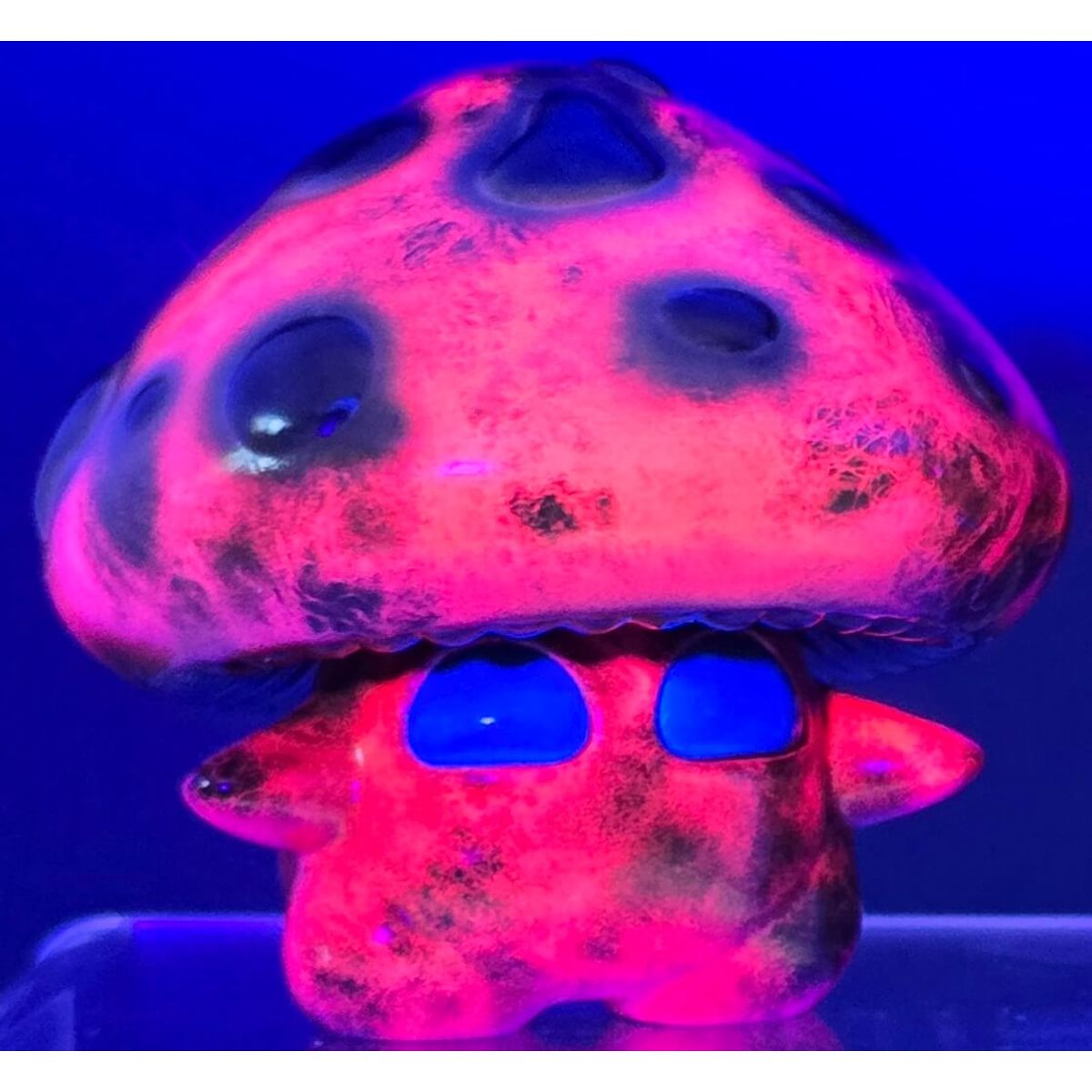 Medium Blacklight Spore (Test)