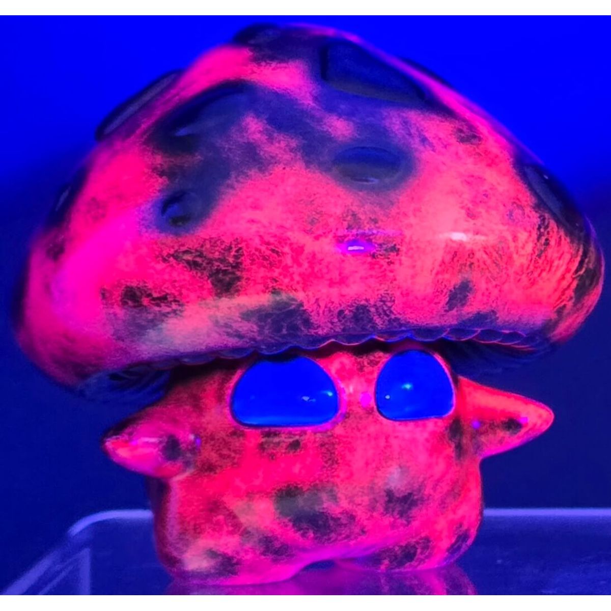 Medium Blacklight Spore (Test)