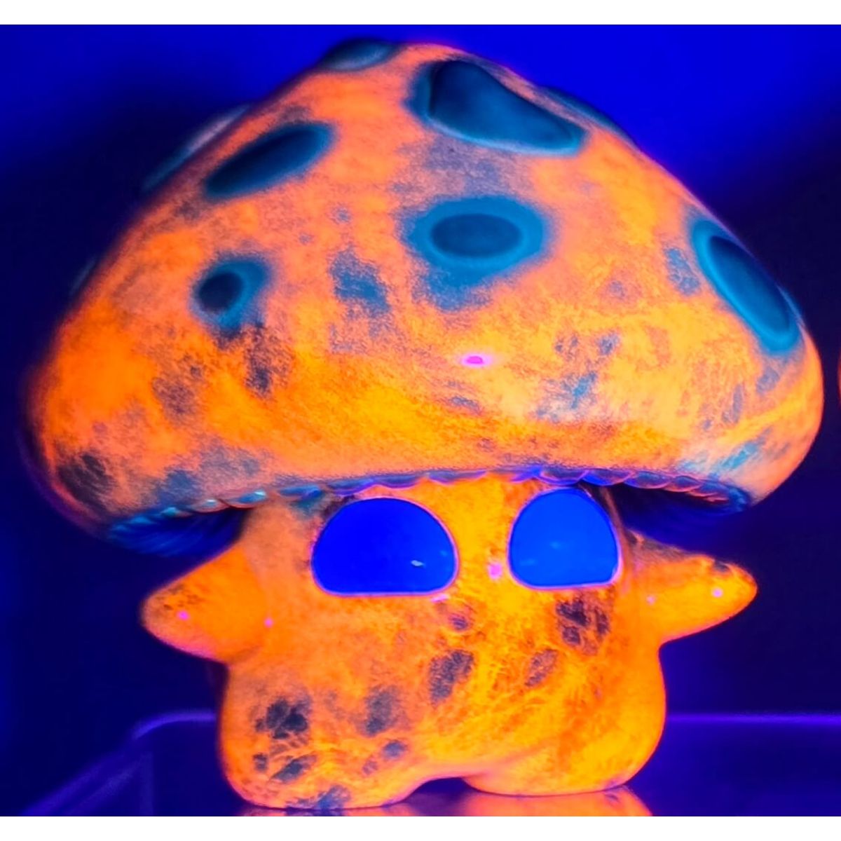 Medium Blacklight Spore (Test)