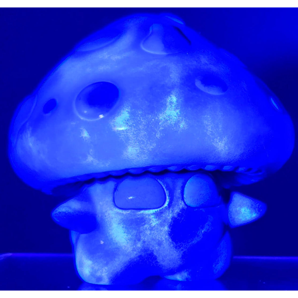 Medium Blacklight Spore (Test)