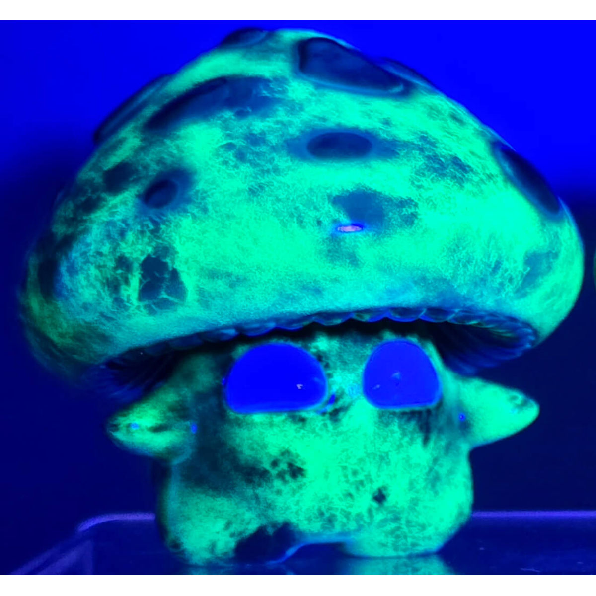 Medium Blacklight Spore (Test)