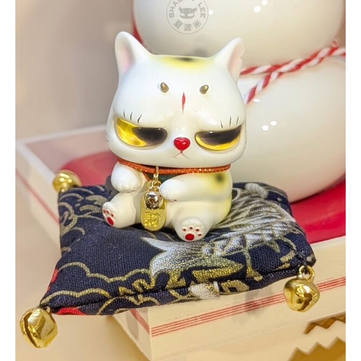 Mini Maneki Neko Mia White