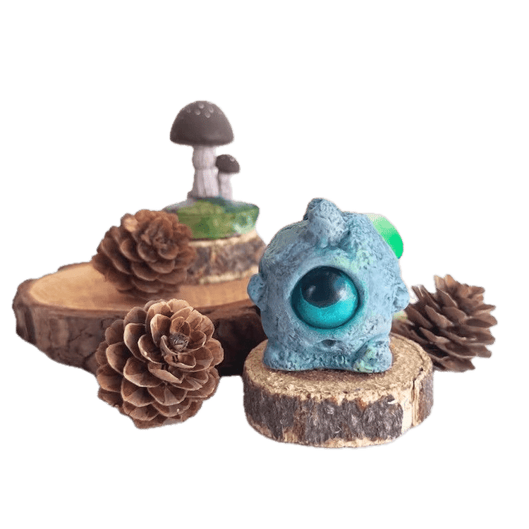 Mossy Teal Eye Iggy by The Pickled Pumpkin (formerly Persnickety Dirigible)