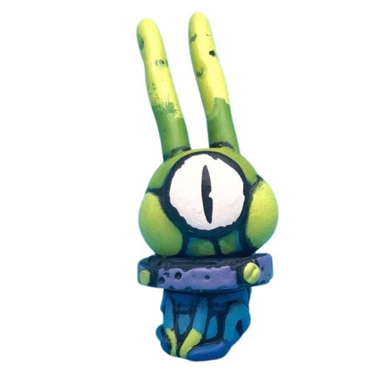 ONE - Alien by Ballightning Toys Field