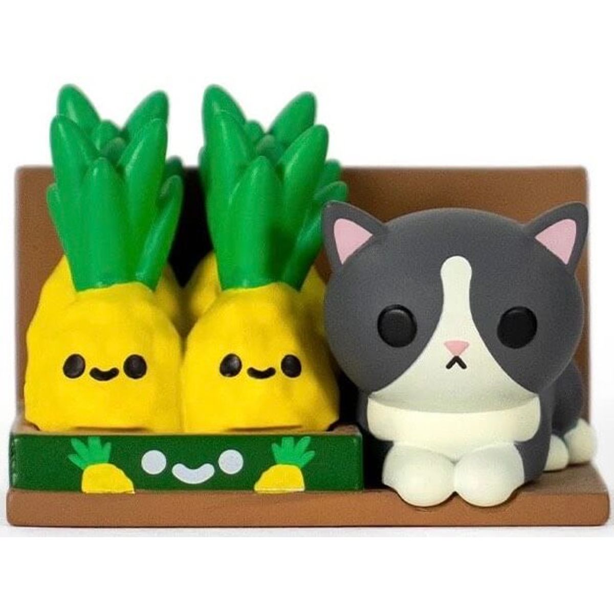 Pineapples Bodega Kitty