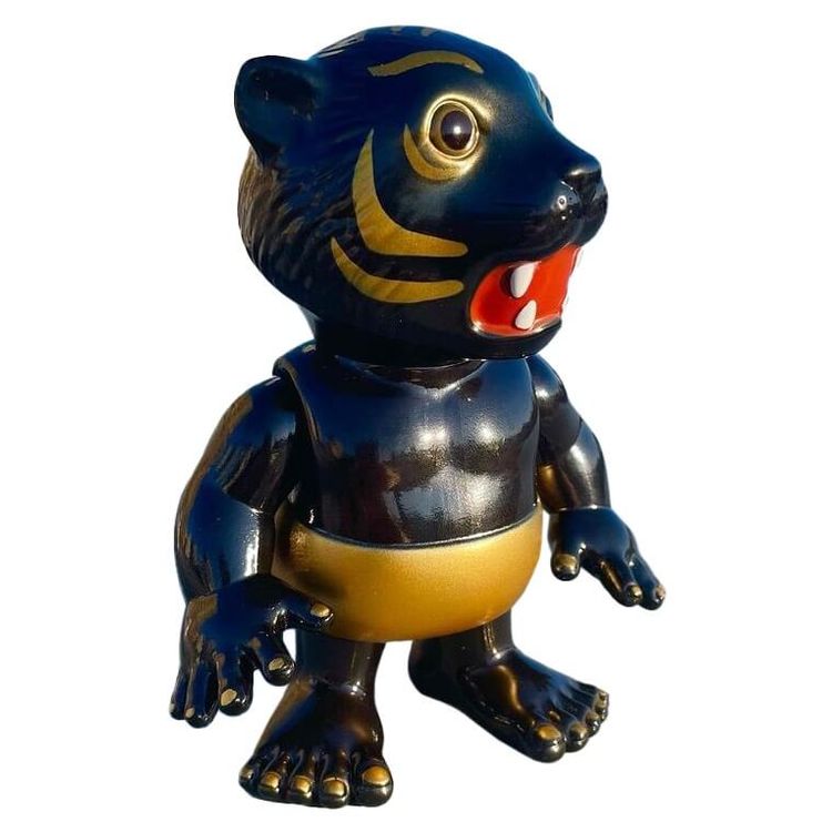 Pochi Black by Knave Tokyo