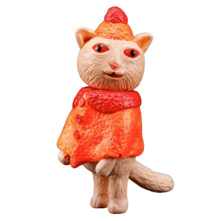 Poncho Cat 1 by Grumble Toy (Ainsley Sturko)